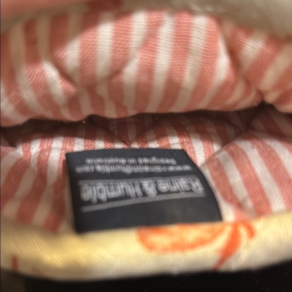 Beige and Orange Bee Oven Mitt - Picture 3 of 4